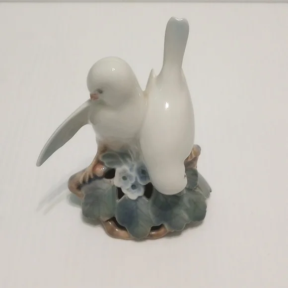 Royal Copenhagen Doves Sculpture Figurine